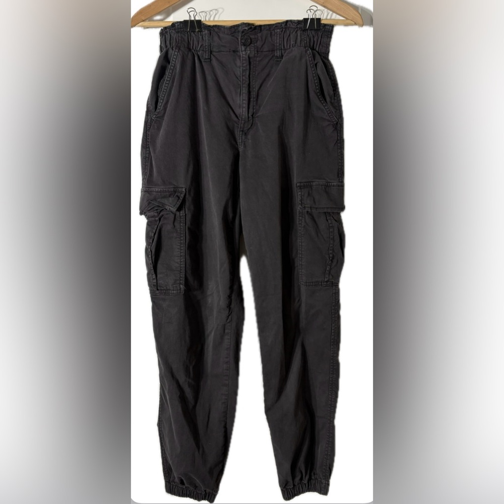 American Eagle Black Cropped Cargo Pants Relaxed Fit